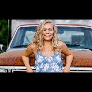 Meet your Posher, Madeleine